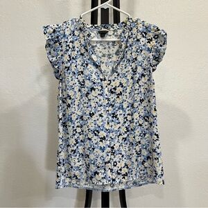 Ann Taylor Floral Blue and White Women's Top Size Medium